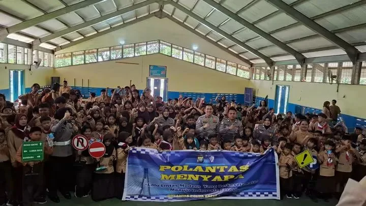 Lewat Program Polisi Sahabat Anak, Polda Kepri Tanamkan Budaya Tertib Lalu Lintas Sejak Dini di SD Kartini I Batam