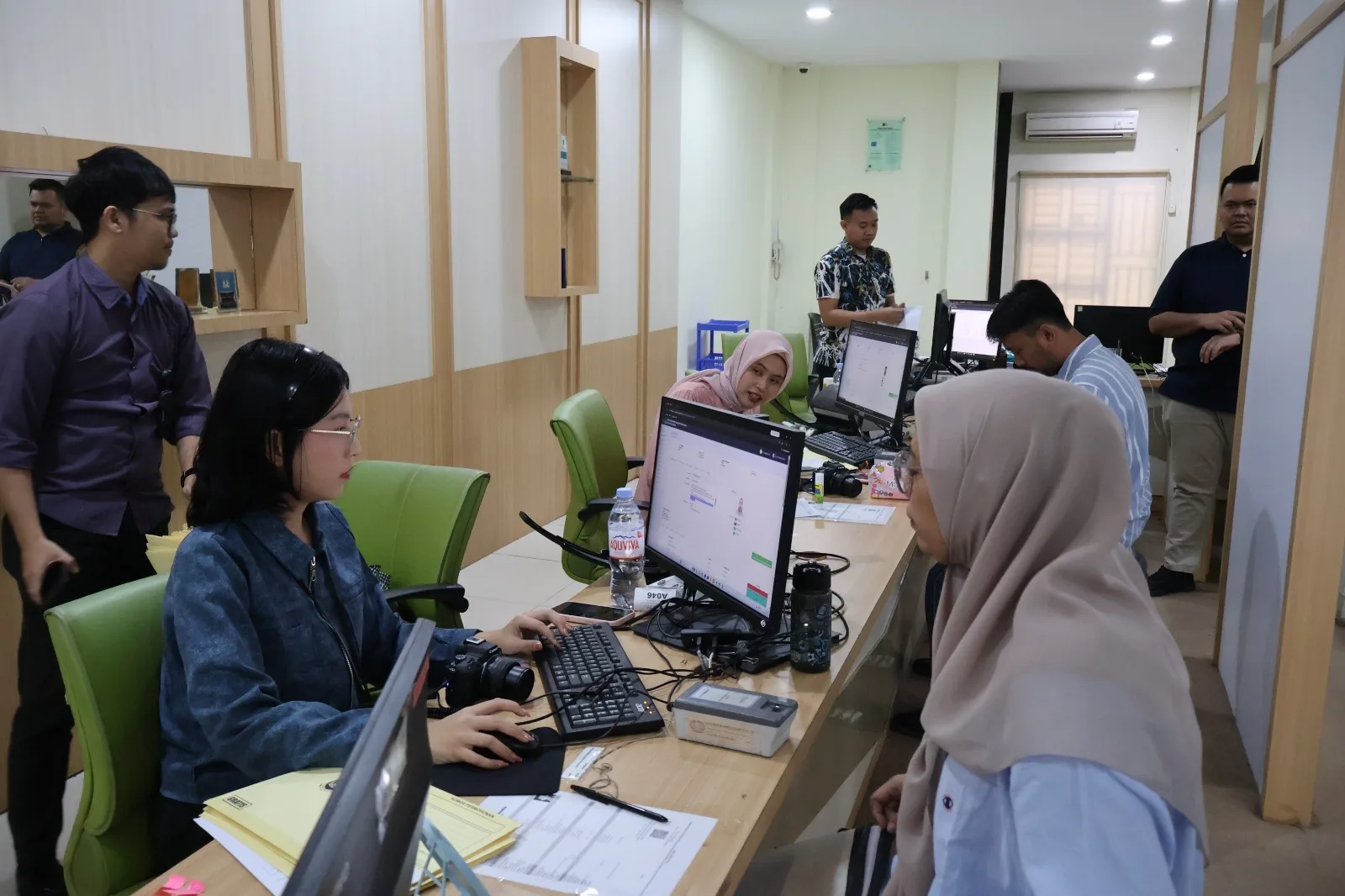 Layani Pekerja Akhir Pekan, Imigrasi Batam Buka Layanan Paspor Simpatik di Dua Lokasi